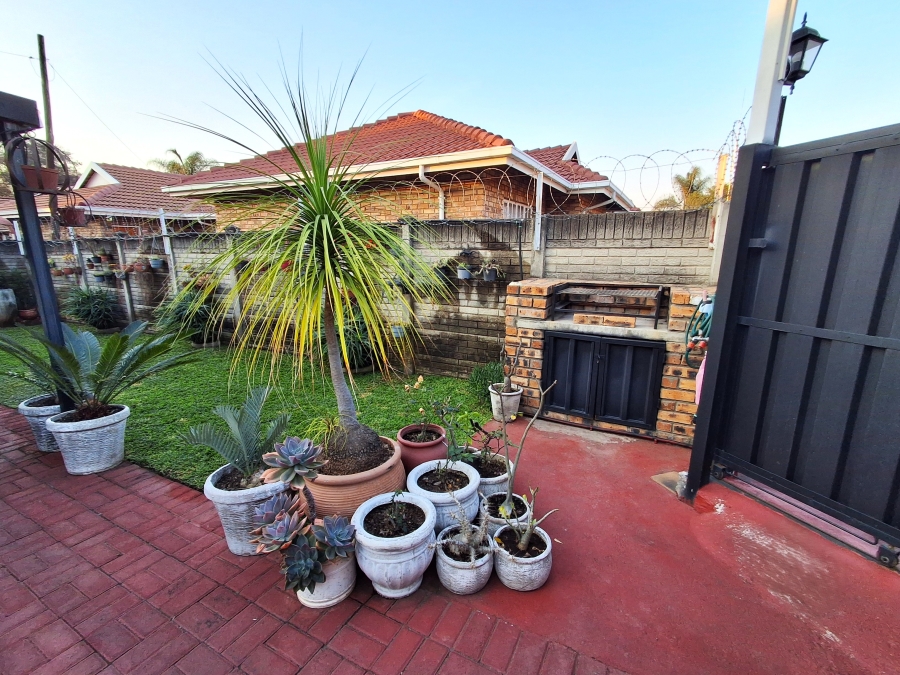 3 Bedroom Property for Sale in Protea Park North West